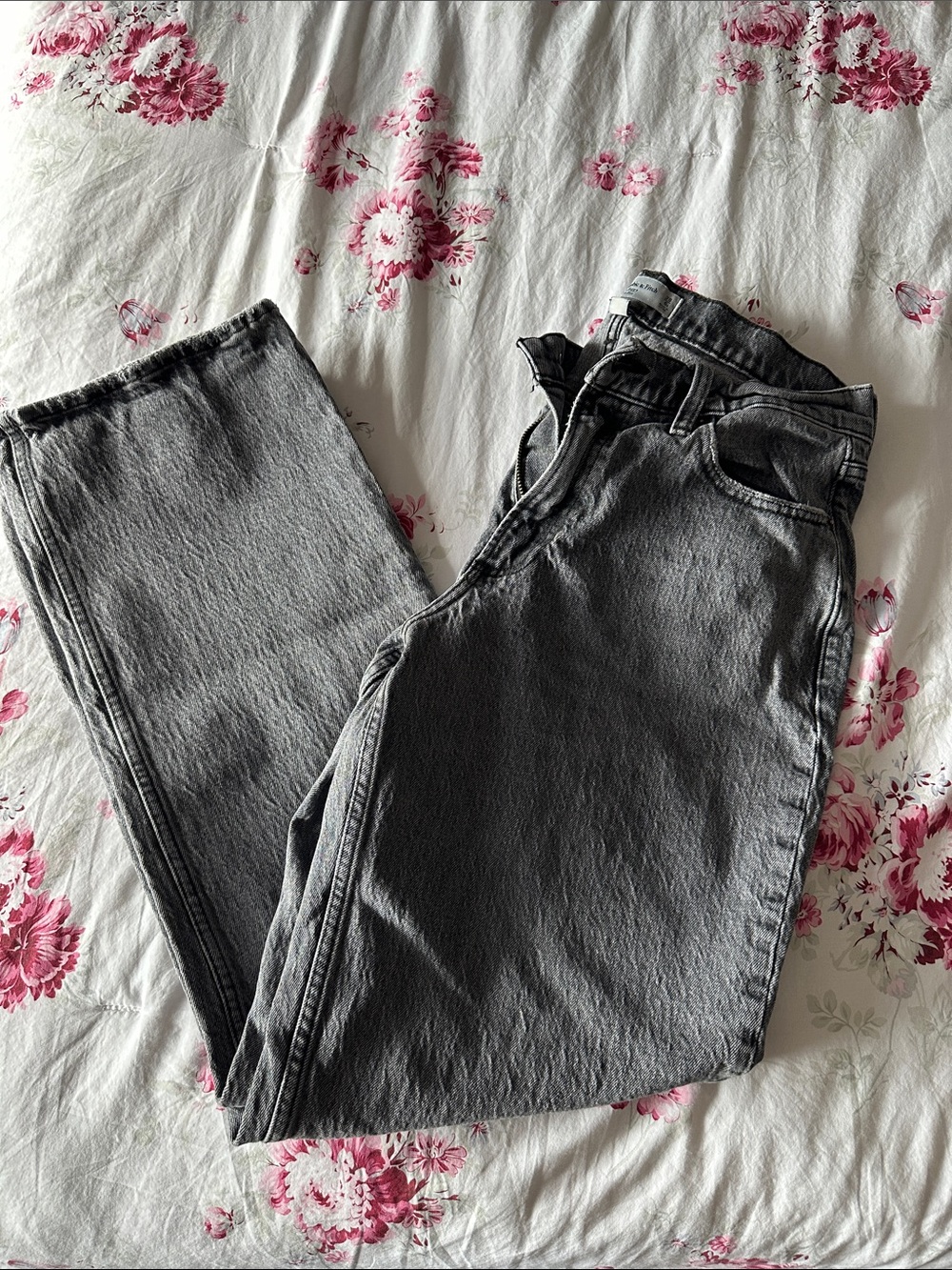 Abercrombie & Fitch Women's Straight Leg Gray Jeans